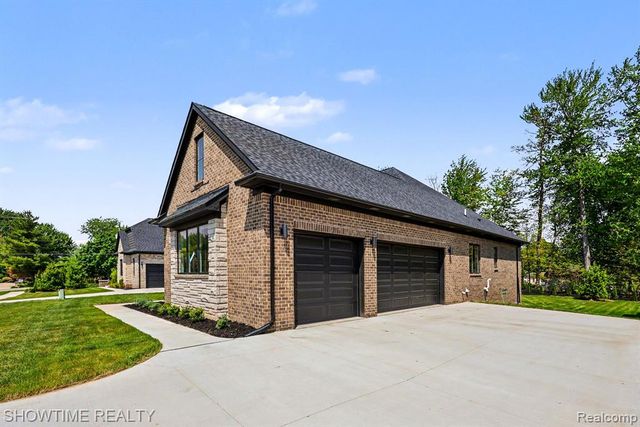 11695 Encore Drive, Utica, MI 48315