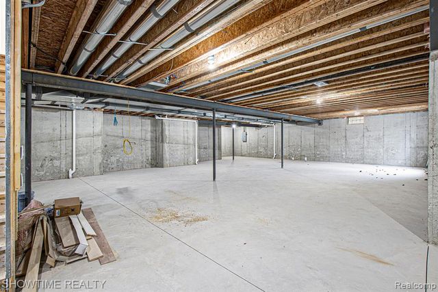11695 Encore Drive, Utica, MI 48315