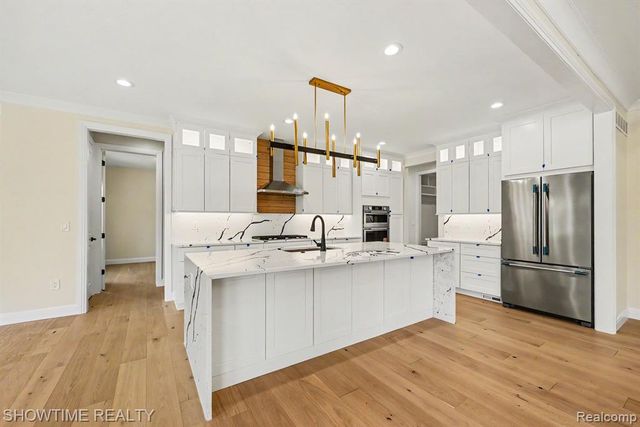 11695 Encore Drive, Utica, MI 48315