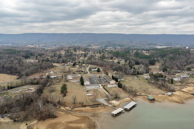 1235 New Lake Road Unit 4, Spring City, TN 37381