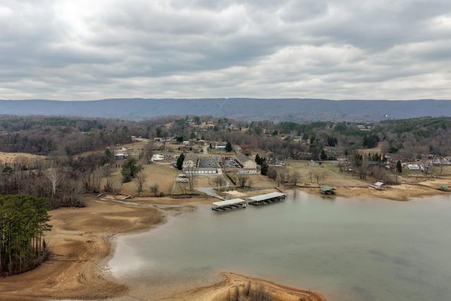 1235 New Lake Road Unit 4, Spring City, TN 37381