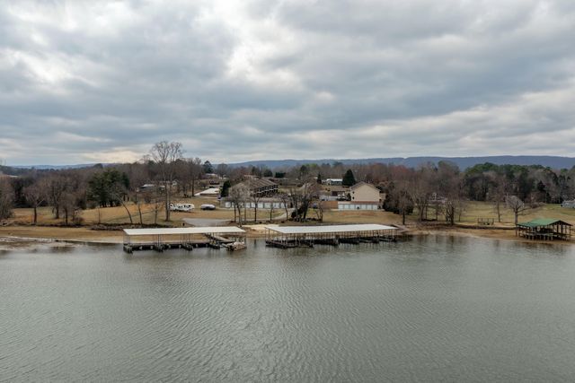 1235 New Lake Road Unit 4, Spring City, TN 37381