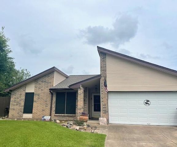 104 Trail Ride Road, Angleton, TX 77515