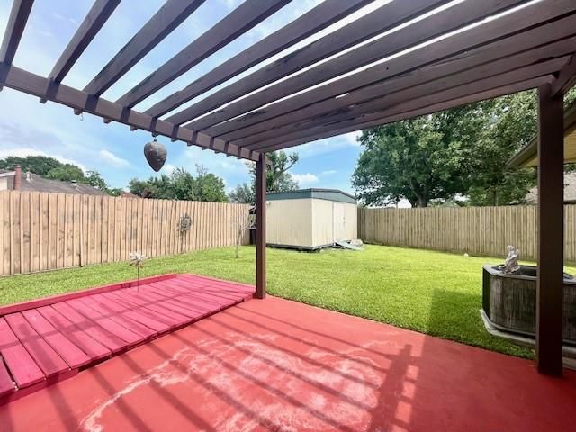 104 Trail Ride Road, Angleton, TX 77515
