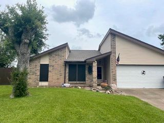 104 Trail Ride Road, Angleton, TX 77515