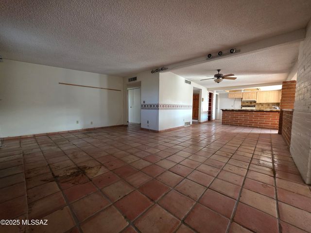 8438 E 5th Street, Tucson, AZ 85710
