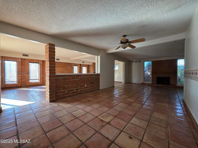 8438 E 5th Street, Tucson, AZ 85710