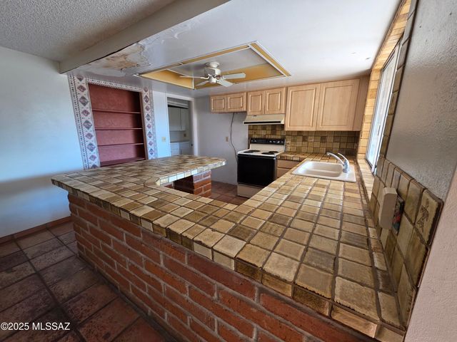 8438 E 5th Street, Tucson, AZ 85710