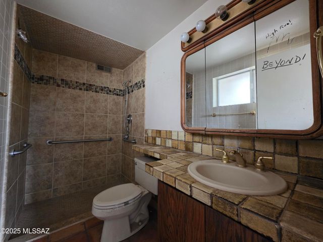 8438 E 5th Street, Tucson, AZ 85710
