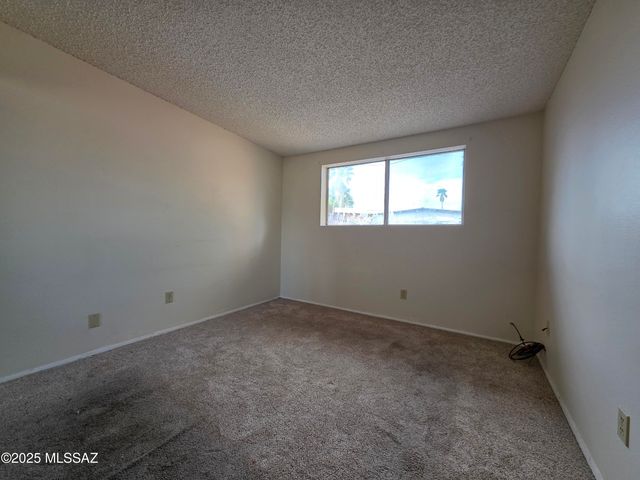 8438 E 5th Street, Tucson, AZ 85710