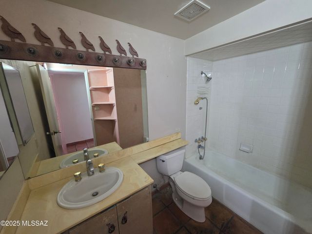 8438 E 5th Street, Tucson, AZ 85710