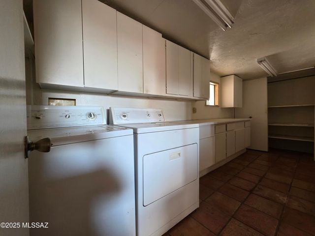 8438 E 5th Street, Tucson, AZ 85710