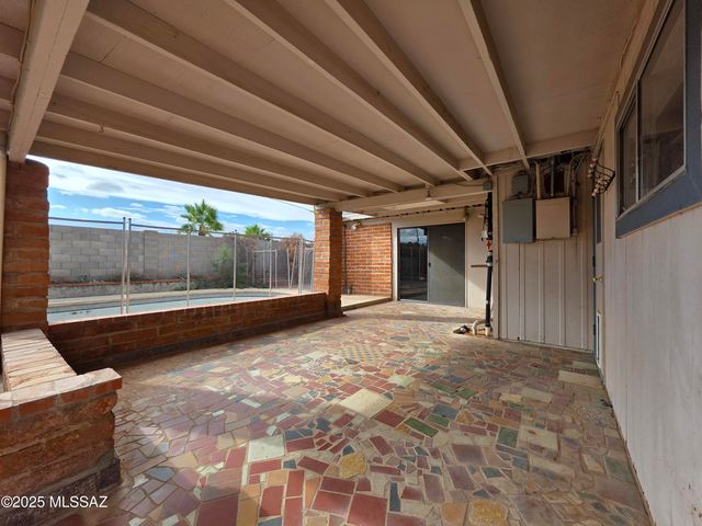 8438 E 5th Street, Tucson, AZ 85710