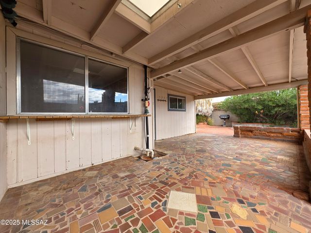 8438 E 5th Street, Tucson, AZ 85710