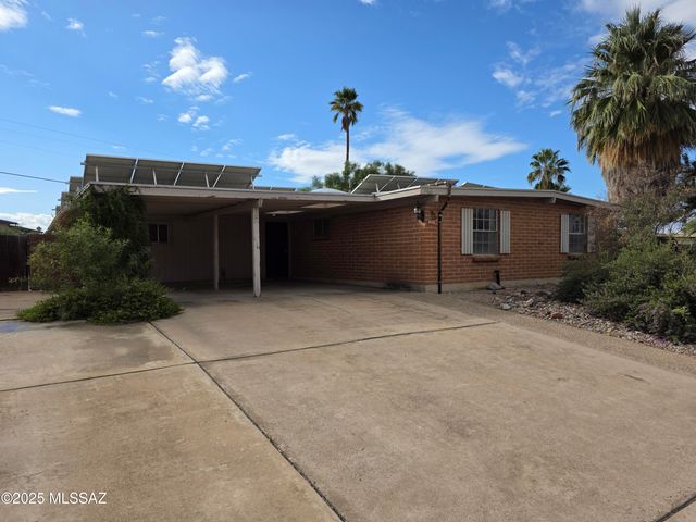 8438 E 5th Street, Tucson, AZ 85710