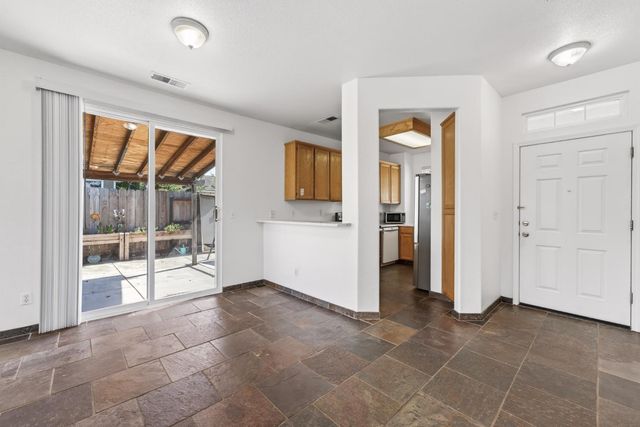 3298 Summer Creek Dr, Turlock, CA 95382