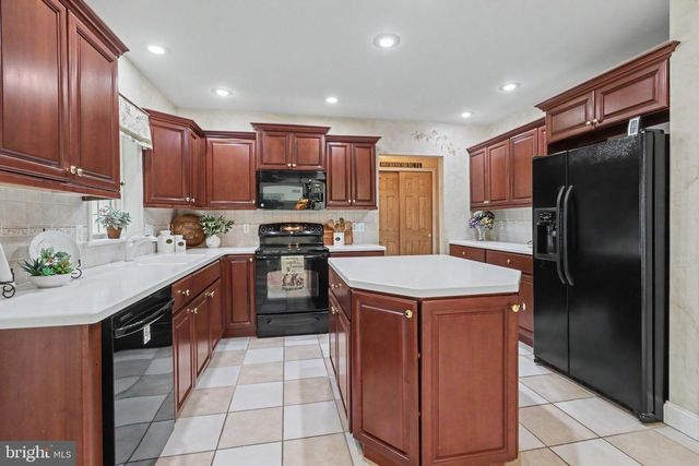 1103 WANSFORD RD, Mechanicsburg, PA 17050