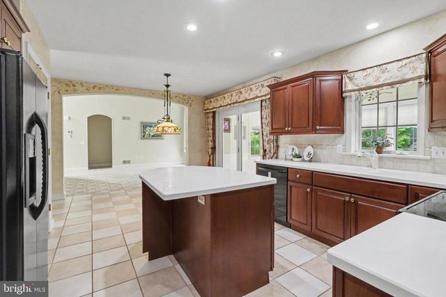 1103 WANSFORD RD, Mechanicsburg, PA 17050