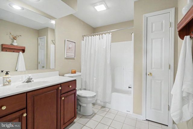 1103 WANSFORD RD, Mechanicsburg, PA 17050