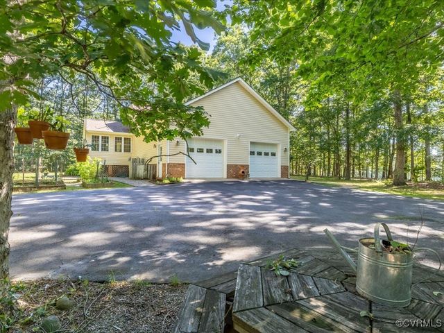 1875 Capeway Rd, Powhatan, VA 23139