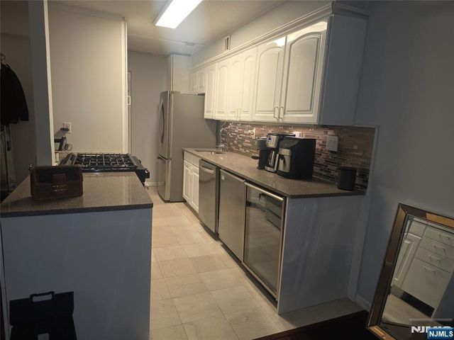 150 Overlook Avenue 10H, Hackensack, NJ 07601