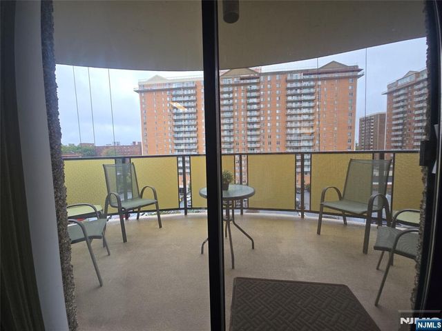 150 Overlook Avenue 10H, Hackensack, NJ 07601