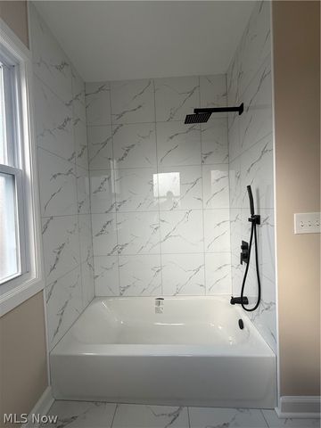 7911 1st Street, Masury, OH 44438