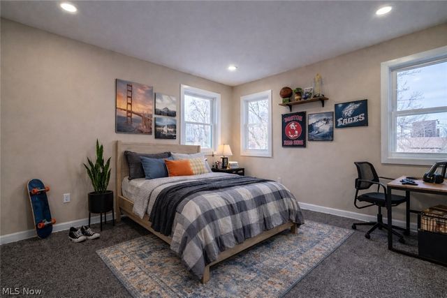 7911 1st Street, Masury, OH 44438