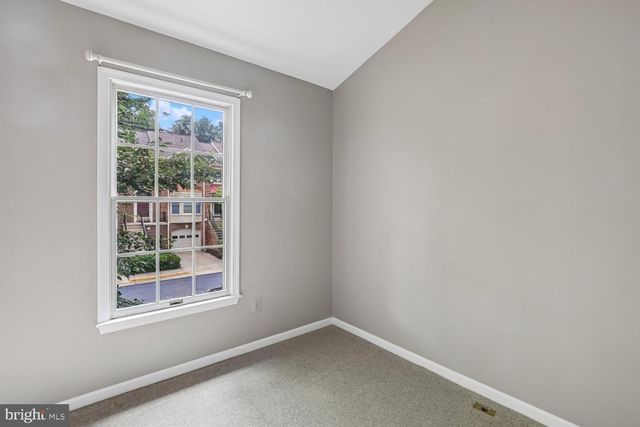 6516 CASTINE LN, Springfield, VA 22150