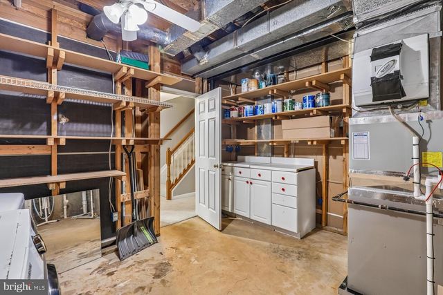 6516 CASTINE LN, Springfield, VA 22150