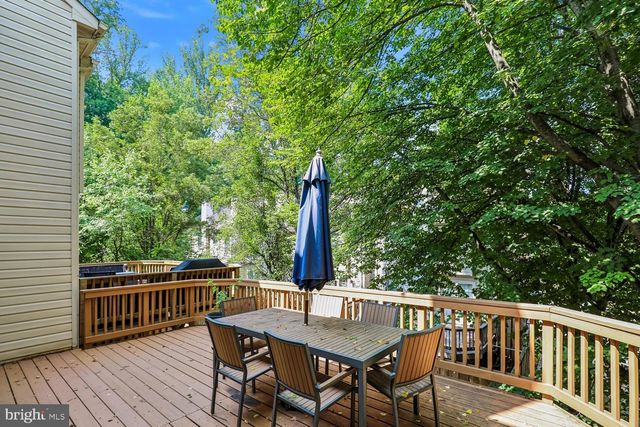 6516 CASTINE LN, Springfield, VA 22150