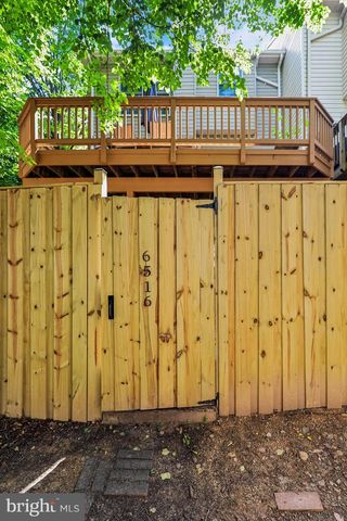 6516 CASTINE LN, Springfield, VA 22150