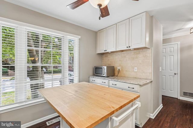 6516 CASTINE LN, Springfield, VA 22150