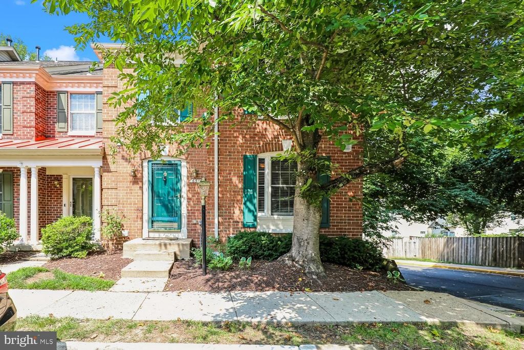 6516 CASTINE LN, Springfield, VA 22150