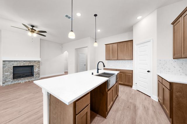 423 Maltese Drive, Red Oak, TX 75154