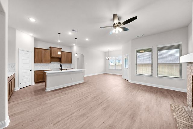 423 Maltese Drive, Red Oak, TX 75154