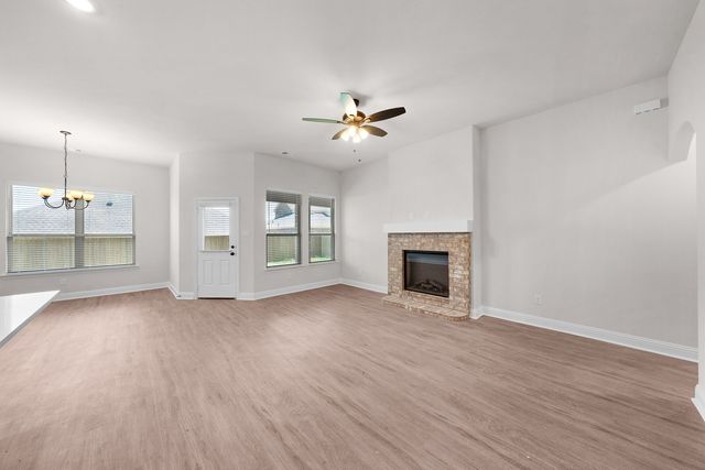 423 Maltese Drive, Red Oak, TX 75154