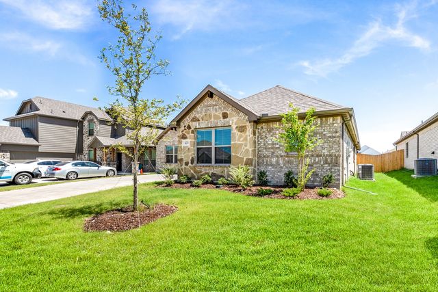 423 Maltese Drive, Red Oak, TX 75154