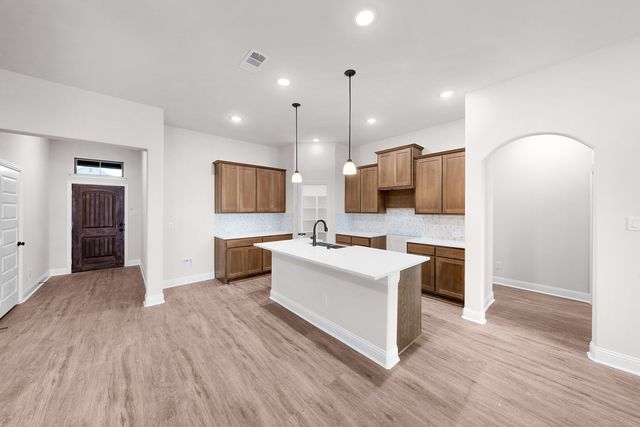 423 Maltese Drive, Red Oak, TX 75154