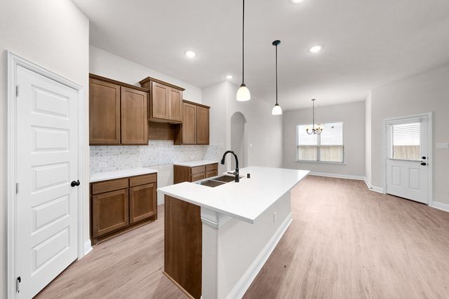 423 Maltese Drive, Red Oak, TX 75154