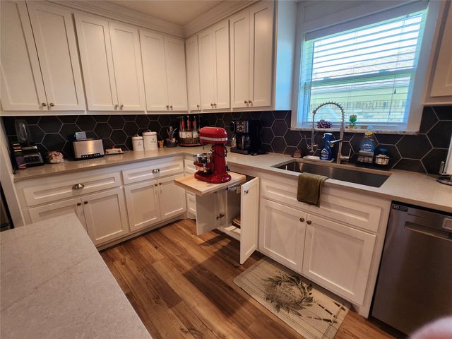 1023 Ridgefield Drive, Plano, TX 75075