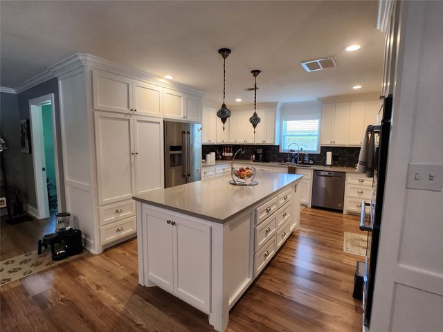 1023 Ridgefield Drive, Plano, TX 75075