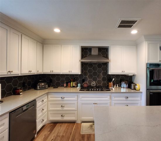 1023 Ridgefield Drive, Plano, TX 75075