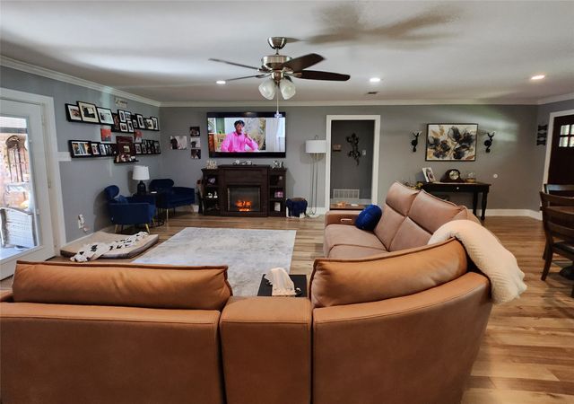 1023 Ridgefield Drive, Plano, TX 75075