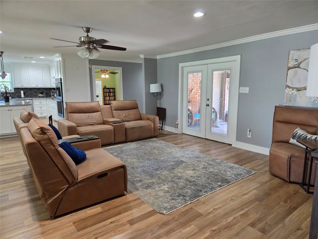 1023 Ridgefield Drive, Plano, TX 75075