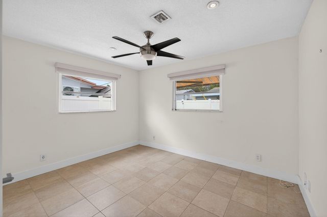 4579 NW 17th Terrace, Tamarac, FL 33309