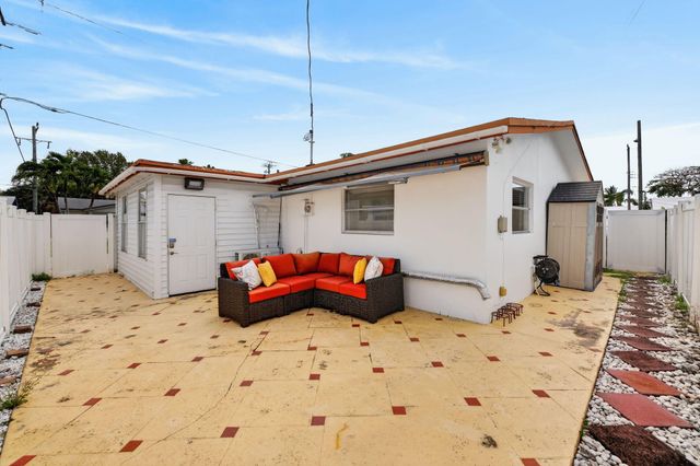 4579 NW 17th Terrace, Tamarac, FL 33309