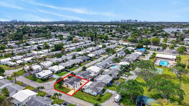 4579 NW 17th Terrace, Tamarac, FL 33309