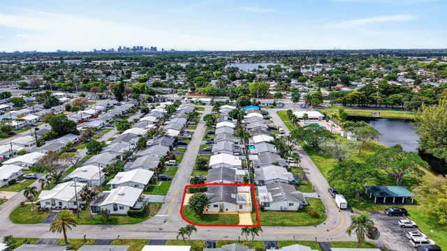 4579 NW 17th Terrace, Tamarac, FL 33309