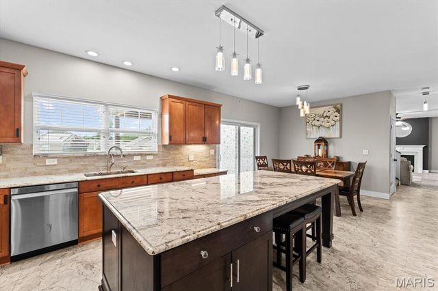 1335 Arbor Green Trail, O'fallon, IL 62269